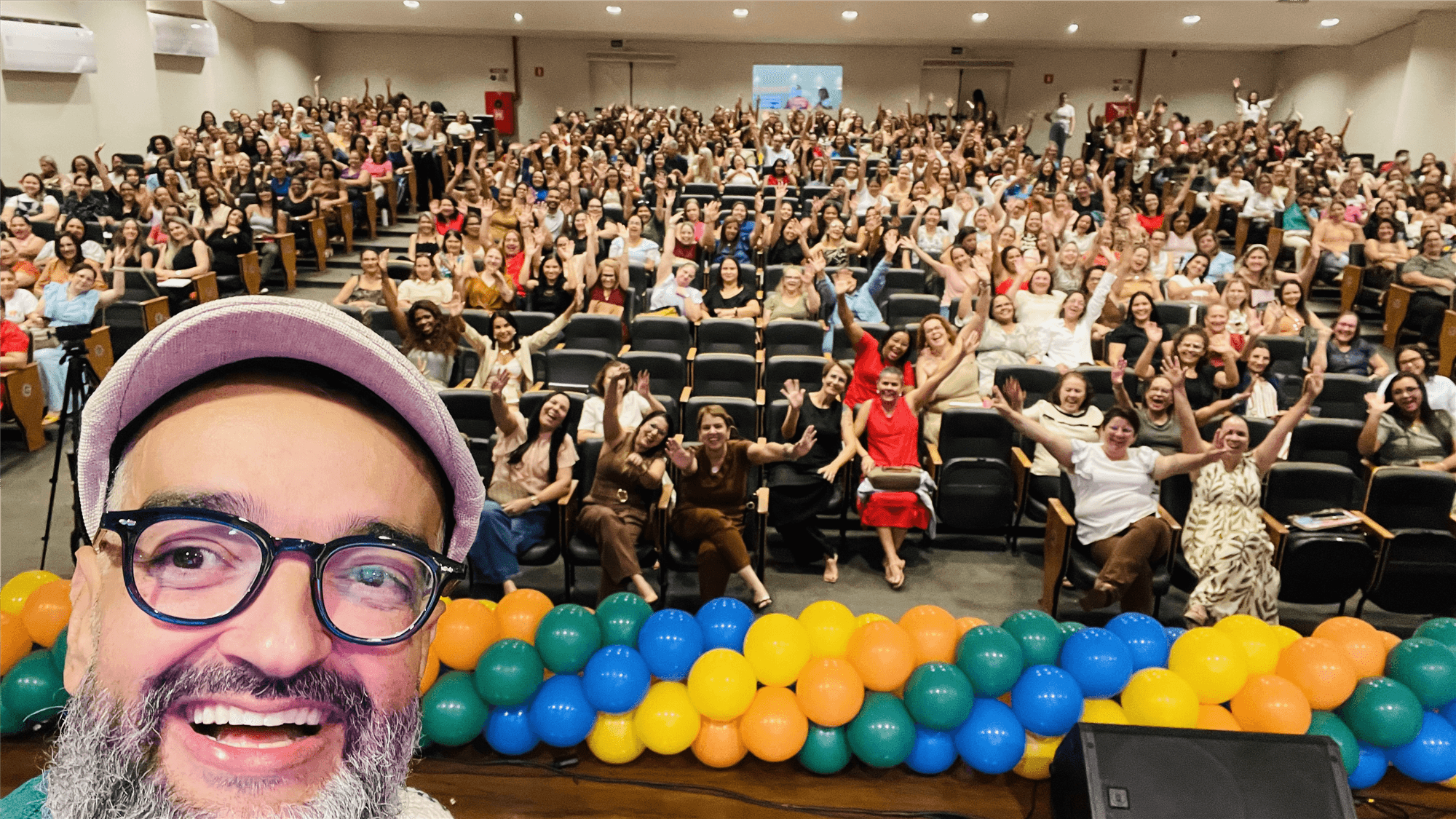 Prof. Justino com plateia